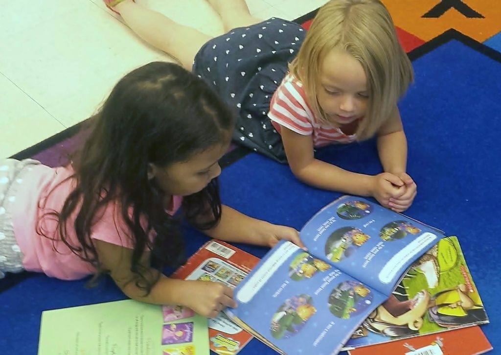 reading-with-friends – Hope Lutheran Church Preschool